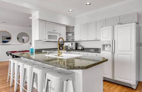 Blaine House | Luxurious dog-friendly water-view home with private beach access