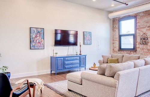 Owosso Apartment | Luxurious Downtown Owosso Loft