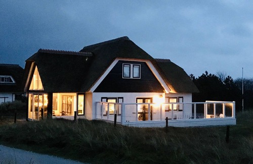 Hollum Villa | Luxurious dune villa on a walking distance to the beach with lighthouse view