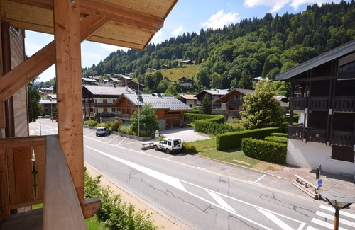 Les Gets Apartment | Luxurious Duplex Apartment in Les Gets Center - 2BR, Sleeps 4, Garage, Ski Storage