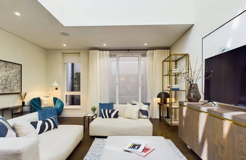 The City of London Apartment | Luxurious Duplex Apartment in Holborn