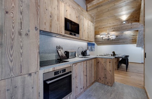 Le Fornet Apartment | Luxurious Duplex in Val d'Isère - 4 Bedrooms, Sauna, Parking, Near Ski Lifts