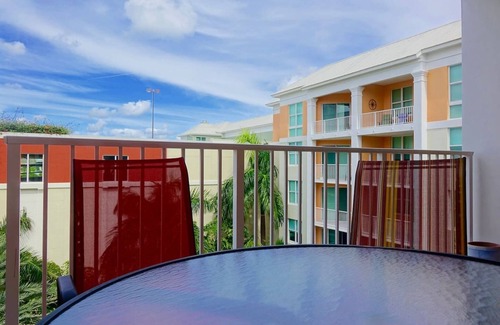 East Ocean Ave Condo | Luxurious, family-friendly 3BR condo on the water