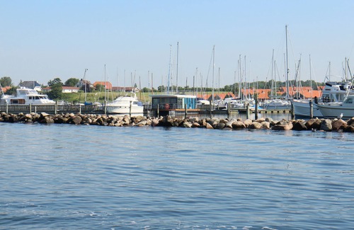 Rendbjerg House | Luxurious floating holiday home Flensburg Fjord/houseboat "Fjordblik"