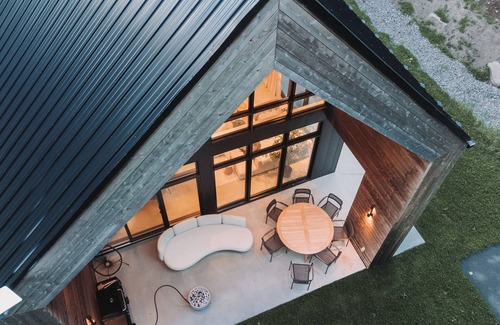 Val-des-Lacs Ski Chalet | Luxurious Forest Getaway near Tremblant
