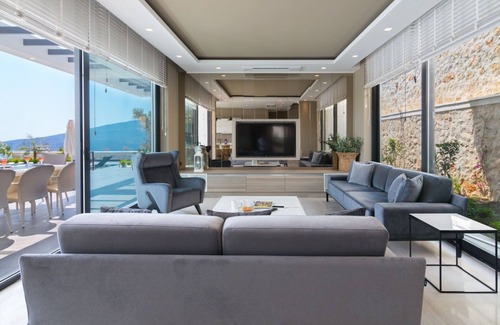 Kalkan Villa | Luxurious four bedroom villa, stunning sea and mountain views over Kalkan
