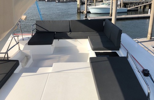 Lubbers Quarters Cay Boat Rental | Luxurious Foutaine Pajot Saba 50 Catamaran. Six cabin, six bathroom layout.