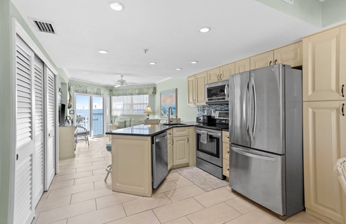 St. Pete Beach Condo | Luxurious, Fully Equipped, 5th Floor Condo with Breathtaking Views of Gulf/Bay