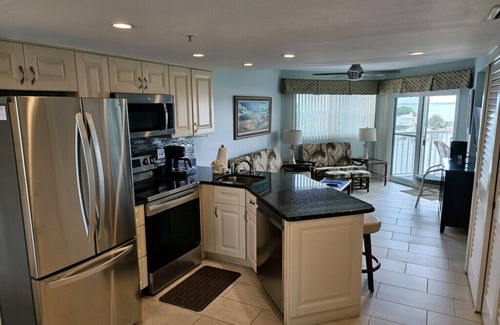 St. Pete Beach Condo | Luxurious, fully-equipped 5th floor condo with breathtaking Gulf & Bay views