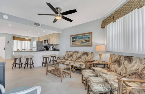 St. Pete Beach Condo | Luxurious, fully-equipped 5th floor condo with breathtaking Gulf & Bay views