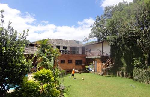 Mairipora House | Luxurious furnished house, pool, barbecue, games room, mini field