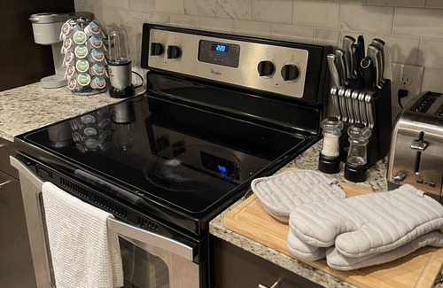 Buckhead Village Condo | Luxurious Getaway in Heart of Buckhead