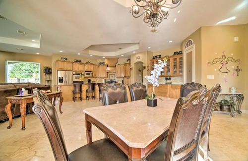 Humble House | Luxurious Getaway w/pool! 4 min from airport!