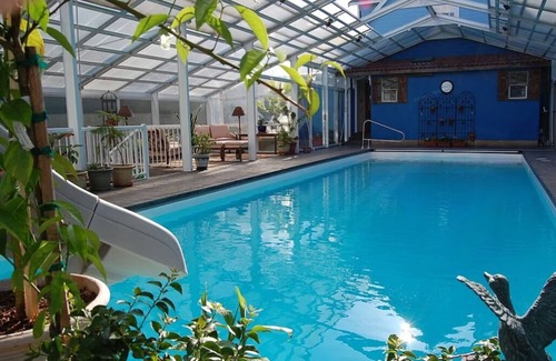 Everson Cabin | Luxurious Glamping Tent with heated indoor pool