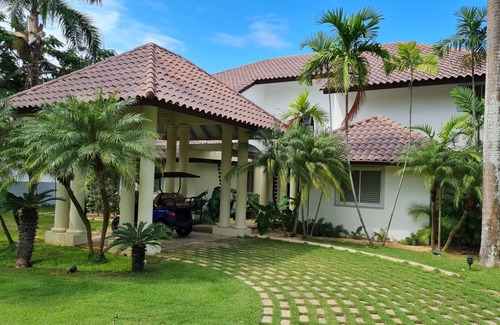 Los Naranjos Villa | Luxurious Golf view Villa