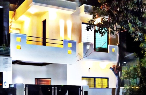 Lahore House | Luxurious Hideout-03 BR W/DD-30 MB WiFi-DHA