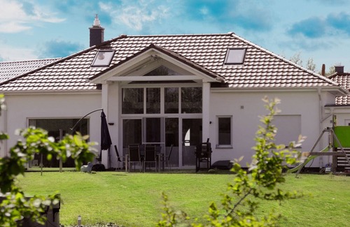 Trent House | Luxurious holiday home with whirlpool, in a great quiet camp (near the beach)
