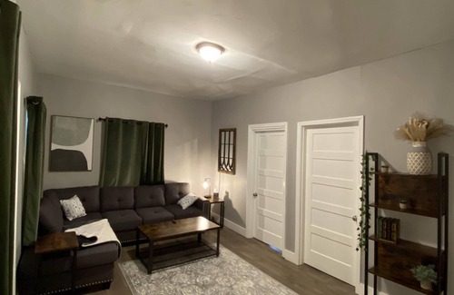 Newport House | Luxurious home 10min from downtown Cincy and more!