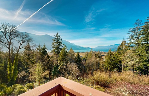 Stevenson House | Luxurious home with breathtaking views of the Columbia River