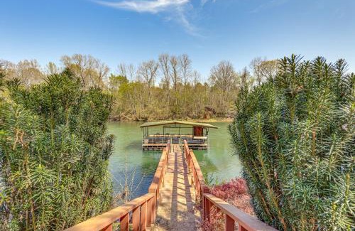 Heber Springs House | Luxurious Home with Direct River Access and Views
