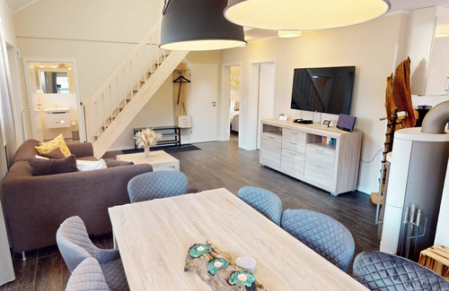 Pelzerhaken House | Luxurious house for 6-8 people and dog with sauna, fireplace, garden and play area