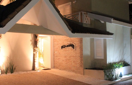 Maresias House | Luxurious house in gated community of high standard in front of the beach of Maresias