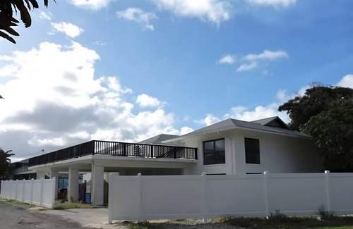 Kalama Tract House | Luxurious Kailua Mansion 2 min from the Beach - 6000 square feet