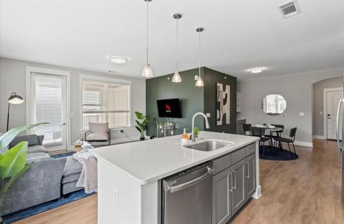 Charlotte Apartment | Luxurious King 2BR Suite in Waverly Charlotte!