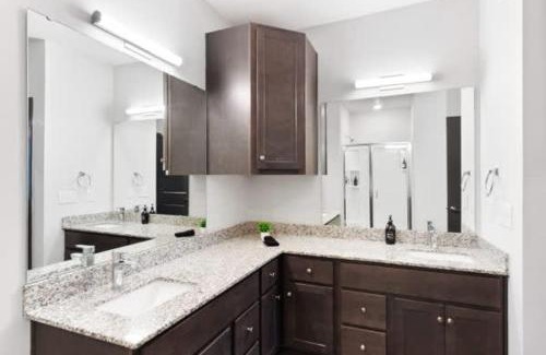 North Raleigh Apartment | Luxurious King 3 Bedroom Suite in North Raleigh