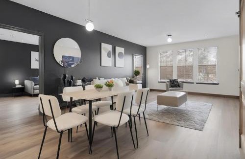 North Raleigh Apartment | Luxurious King 3BR Suite in North Raleigh!