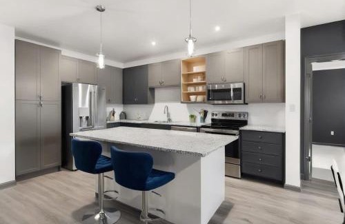 North Raleigh Apartment | Luxurious King 3BR Suite in North Raleigh!