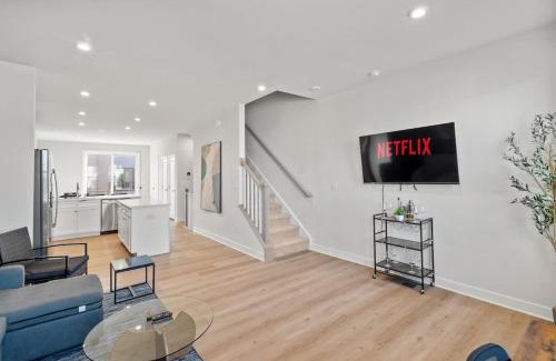 Charlotte House | Luxurious King 3BR Townhouse in Uptown Charlotte!