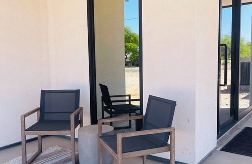 Gilbert House | Luxurious King Suite in Gilbert. Private Entrance!