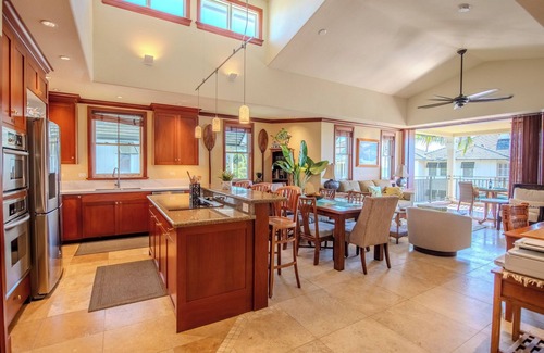 Waikoloa Condo | Luxurious Kolea Penthouse with direct access to Anaehoʻomalu Beach.