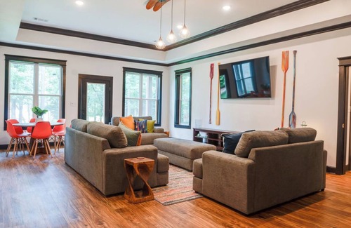 Appling House | Luxurious Lake Front Estate, Sleeps 20 with Game Room and dock, pet friendly.