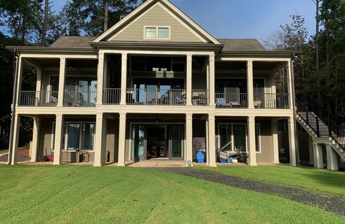 Lake Oconee House | Luxurious Lake Oconee Family Getaway!