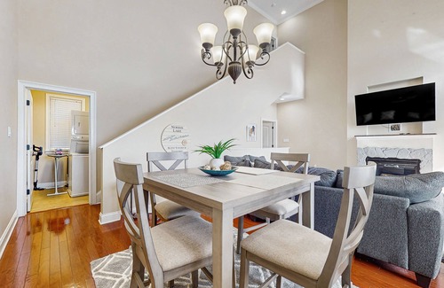 Maynardville Condo | Luxurious Lakeside Retreat with Stunning Views & Resort-Style Amenities