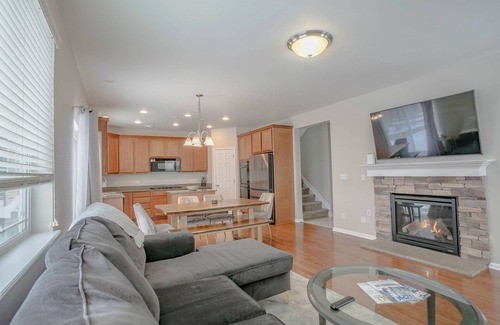 Aurora House | Luxurious Layton:3bds/2.5bath/garage