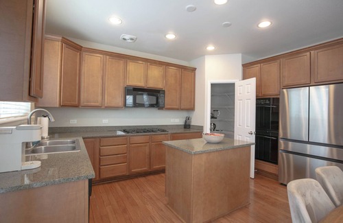 Aurora House | Luxurious Layton:3bds/2.5bath/garage