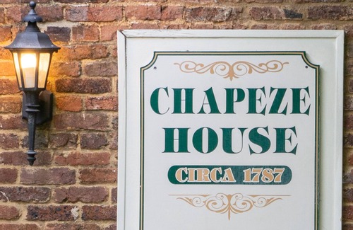 Bardstown Apartment | Luxurious loft with 3 rooms - Downtown on Court Square