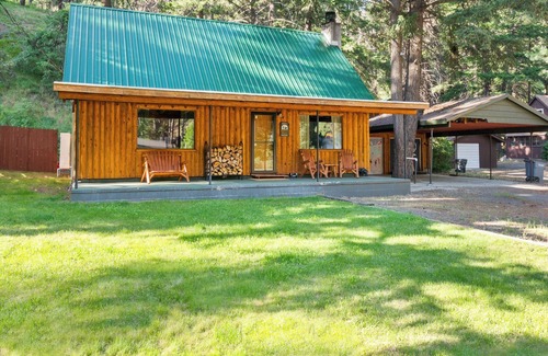 Naches Cabin | Luxurious Log Cabin Getaway at White Pass