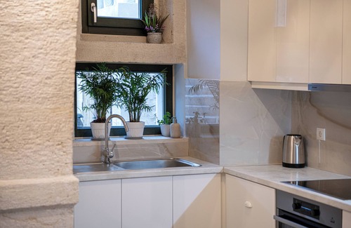 Kournas House | Luxurious love nest with whirlpool and heated pool