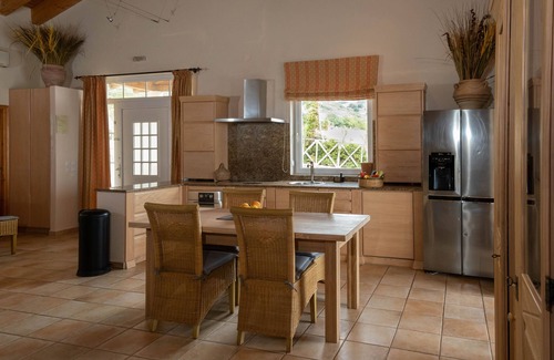 Mochlos Villa | Luxurious mansion with pool, waterfront and direct access to the water