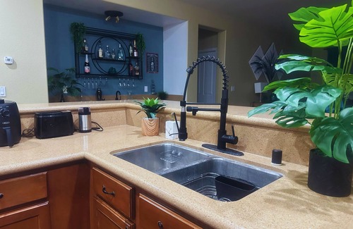 Pahrump House | Luxurious Master Bedroom in pleasant Pahrump with AC, fitness room, WiFi