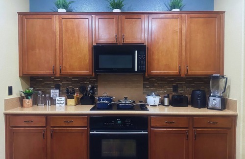 Pahrump House | Luxurious Master Bedroom in pleasant Pahrump with AC, fitness room, WiFi