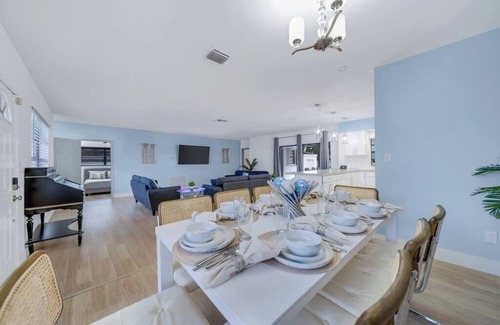 Cutler Bay Villa | Luxurious Miami Vacation Home with Pool 4BR/suites