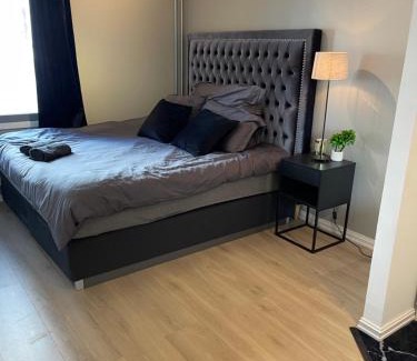 Oslo House | Luxurious modern room in central Oslo - EUR 4k Expensive Bed and 82' Cinematic TV