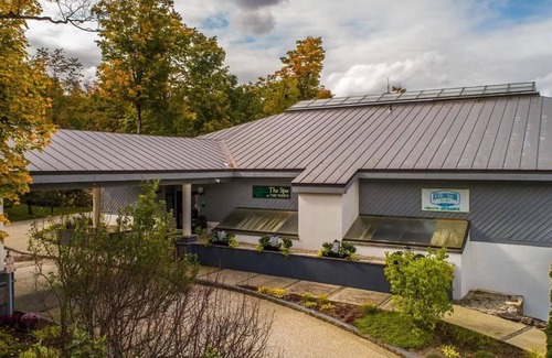 Killington Condo | Luxurious MTN Retreat - On site Spa & Pool.