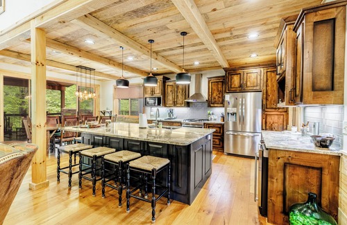 Nantahala House | Luxurious Nantahala River Front 5-bedroom home located in the Nantahala Gorge