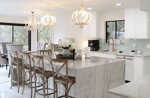 Lakeway House | LUXURIOUS NATURE LOVERS HOME !